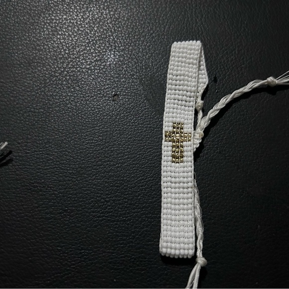 White and gold cross bracelets - Picture 2 of 4